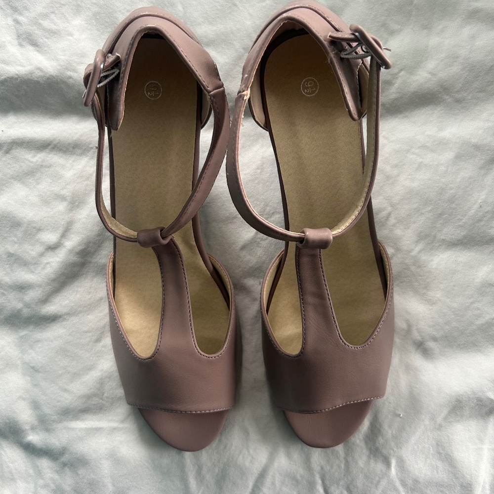 Beige heels